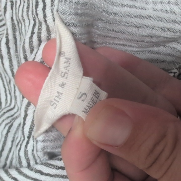 Sim & Sam Striped Semi Cropped Button Down Casual Top Size Small - Picture 6 of 9